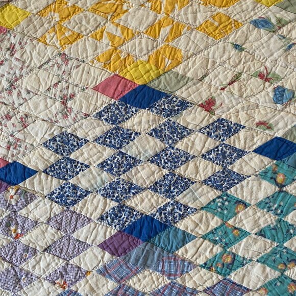 Hand Stitched Vintage Diamond Patchwork Quilt Blanket Pastels Floral 84" X 72" - Picture 6 of 11